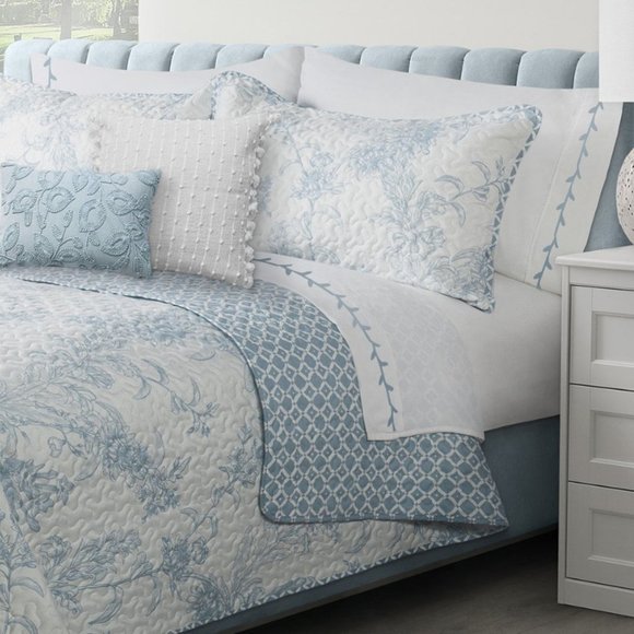 Brand New 3-Piece Dream Blue Quilt Set  • DoubleQueen (DQ) Size - Picture 4 of 4